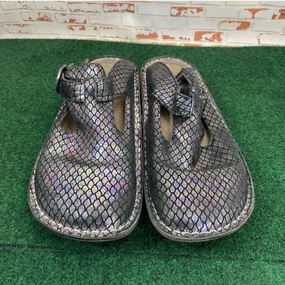 ALEGRIA IRIDESCENT SNAKE SCALE SHOES - Picture 4 of 6